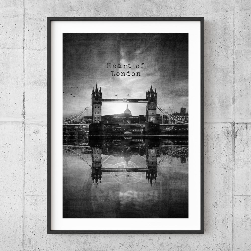 Heart of London - BW