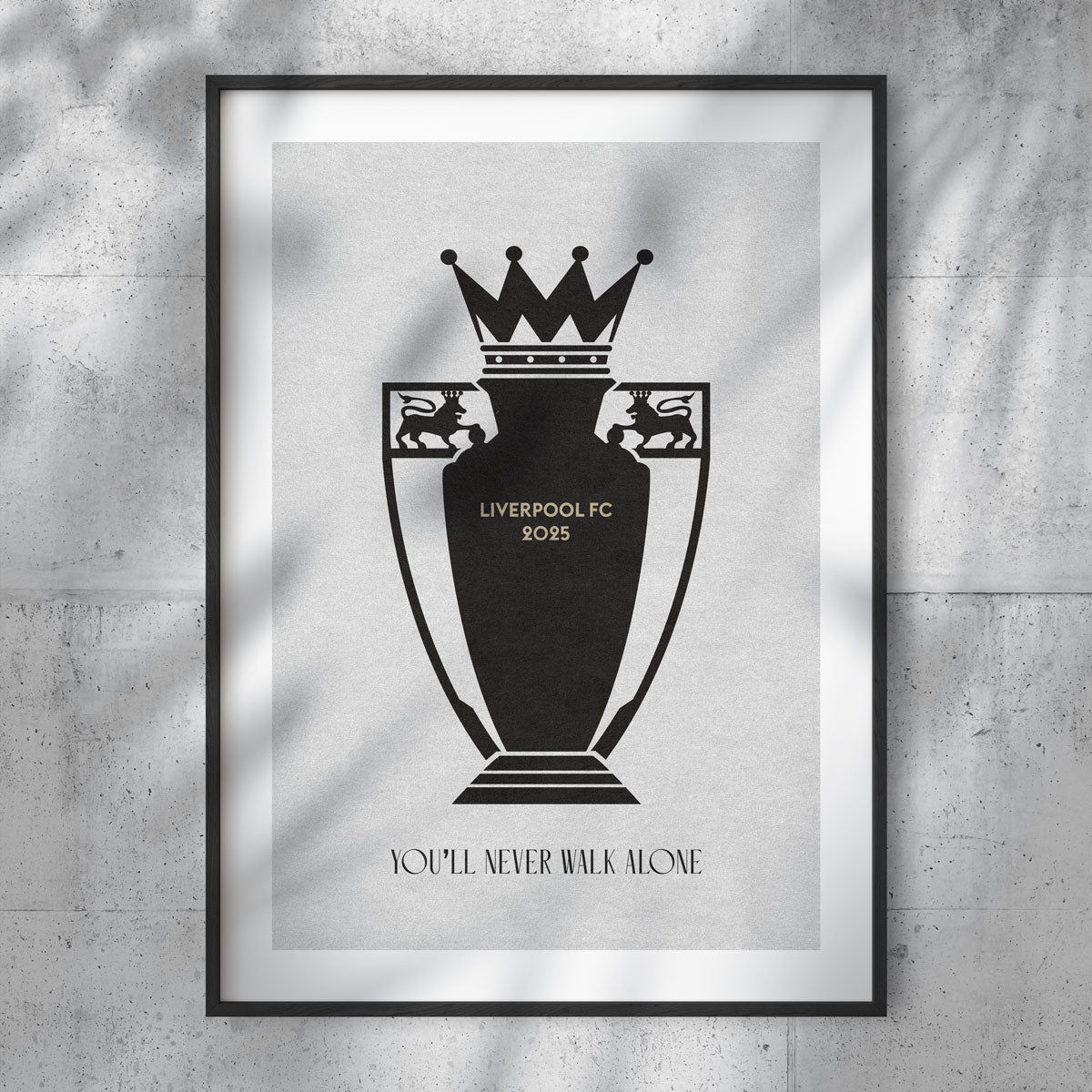 Liverpool FC 2025 Champions Poster (Svart/Guld)